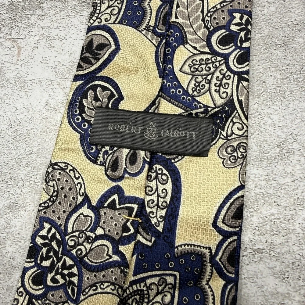 Robert Talbott Silk Tie Mens One Size Beige‎ Paisley Made In USA Necktie 3.75